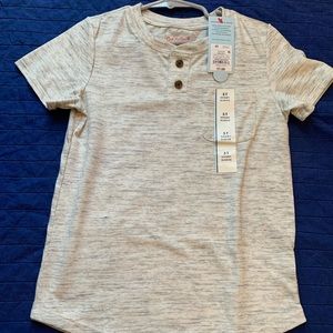 Cat & Jack boys T-Shirt 5T